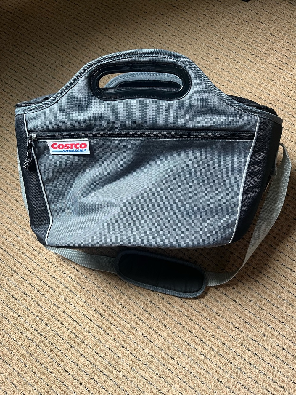 EUC Costco Large Insulated Zippered Cooler Tote Bag in Black and Gray Grey